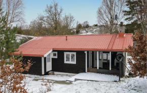  Four-Bedroom Holiday Home in Hjalteby  Хьялтебю